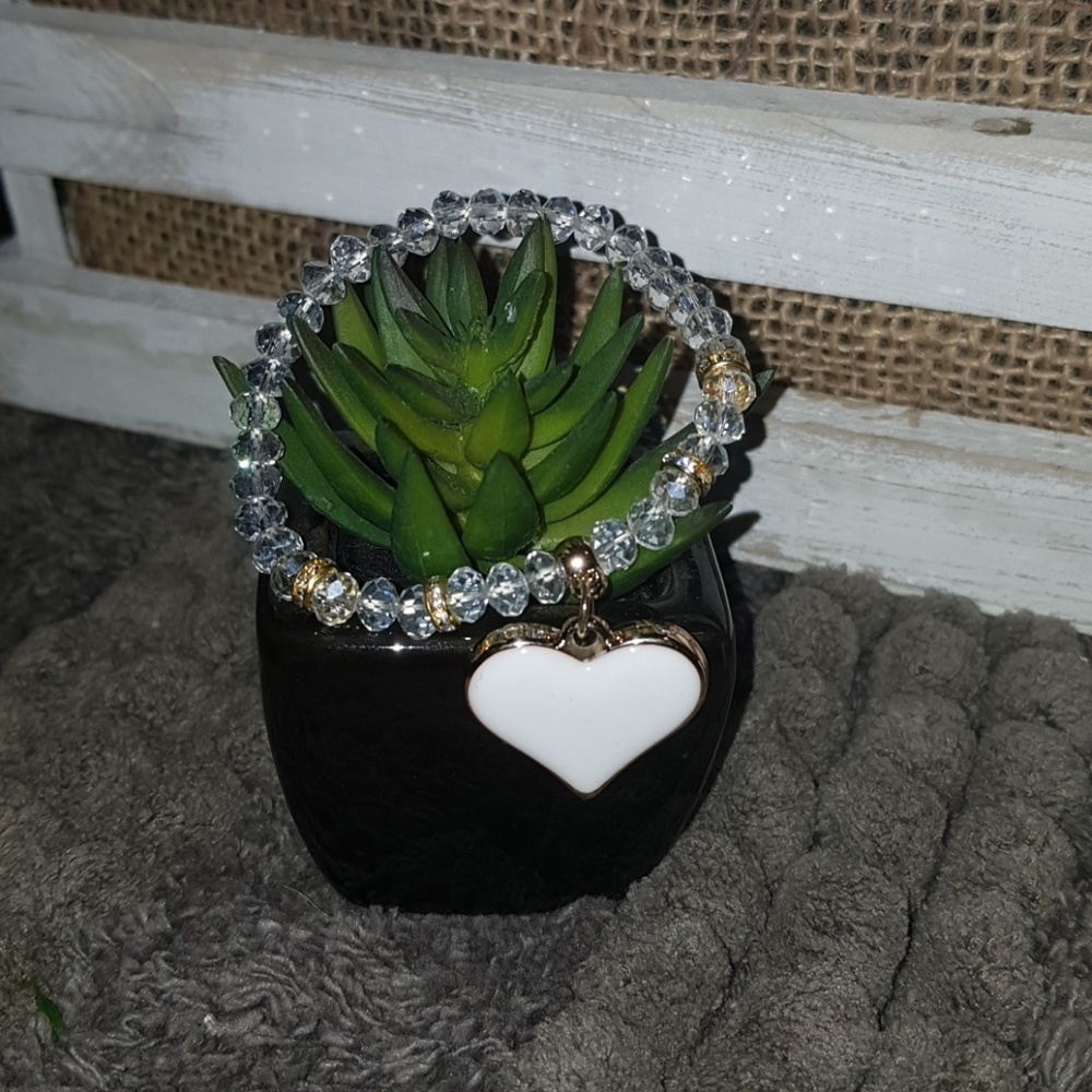 💟Handmade Bracelet with White Heart💟